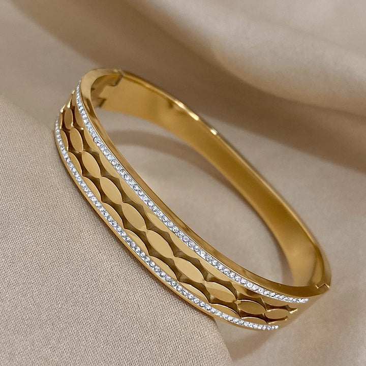 Savona Halo Bangle