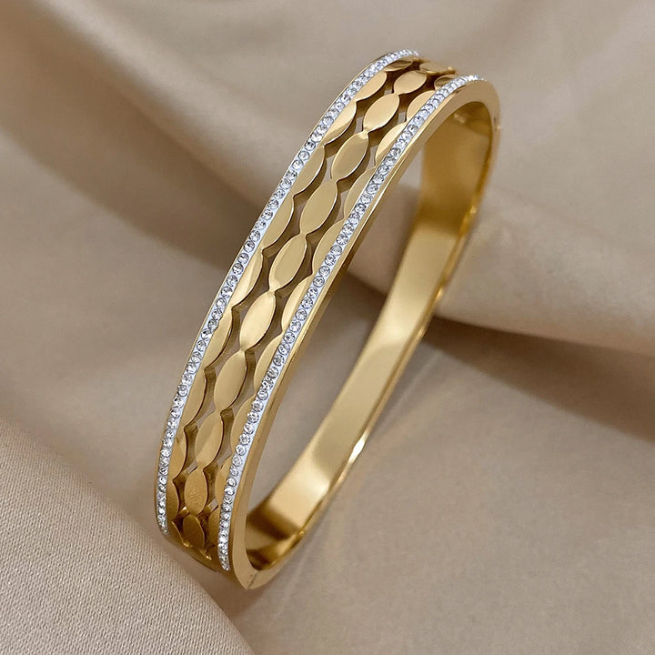 Savona Halo Bangle